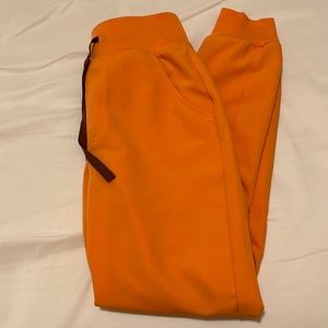 Figs Women’s Papaya Zamora High Waisted Petite Jogger Scrub Pants